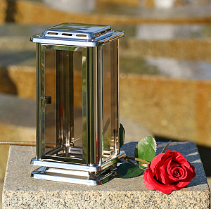 Hřbitovní lampa 01 kouřová skla