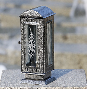 Hřbitovní lampa oblá střecha menší starostříbro