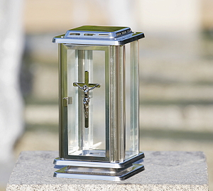 Hřbitovní lampa 01 s Kristem čirá skla