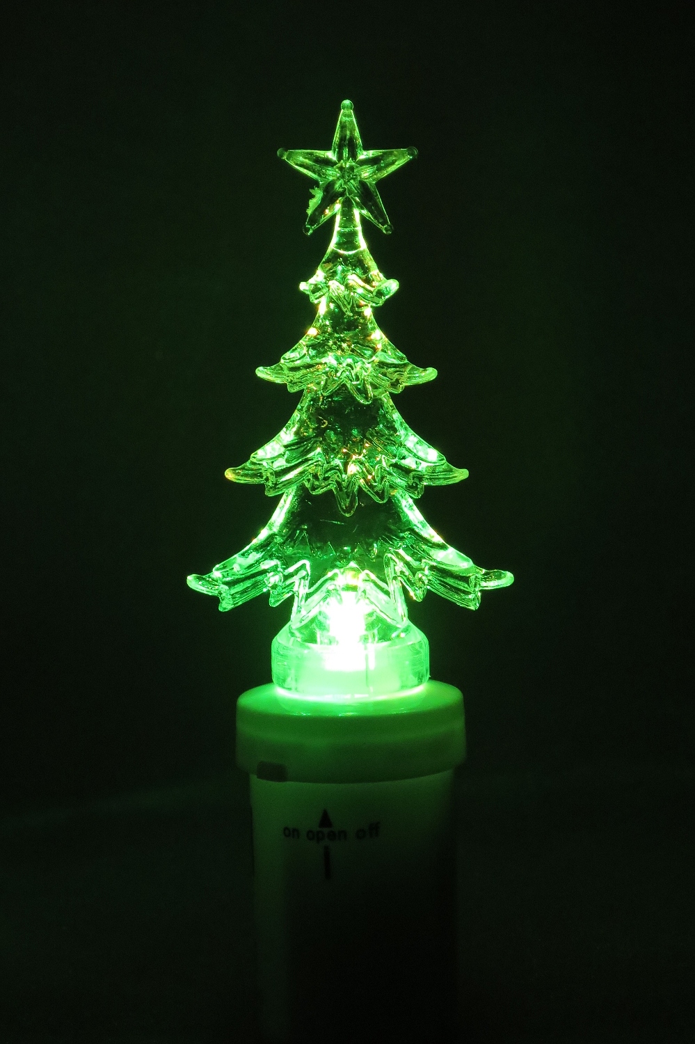 Led stromeček měnící barvy